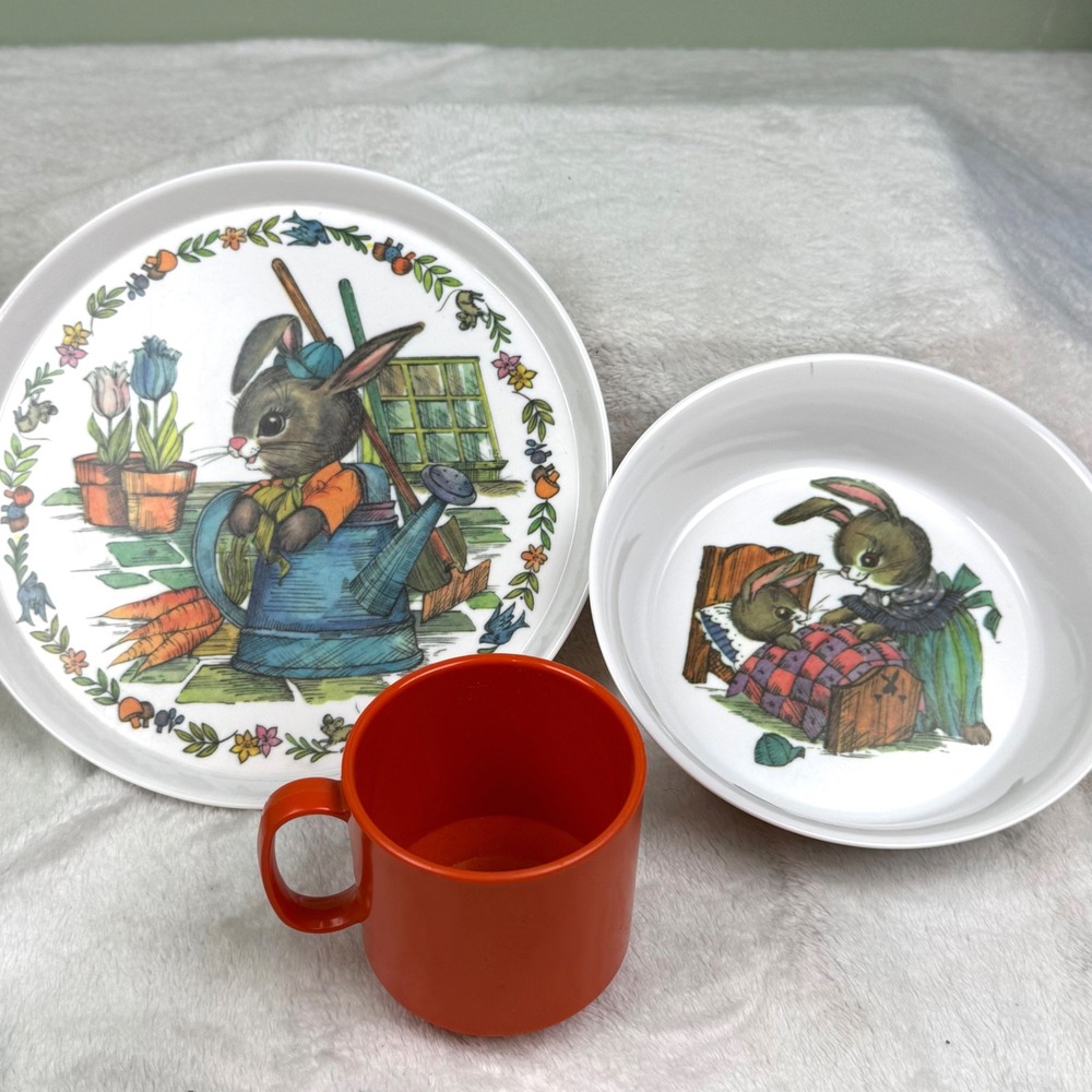 Vintage Peter Rabbit SiLite Inc Melamine Bunny  Kids Plate Bowl Mug Set Cottage